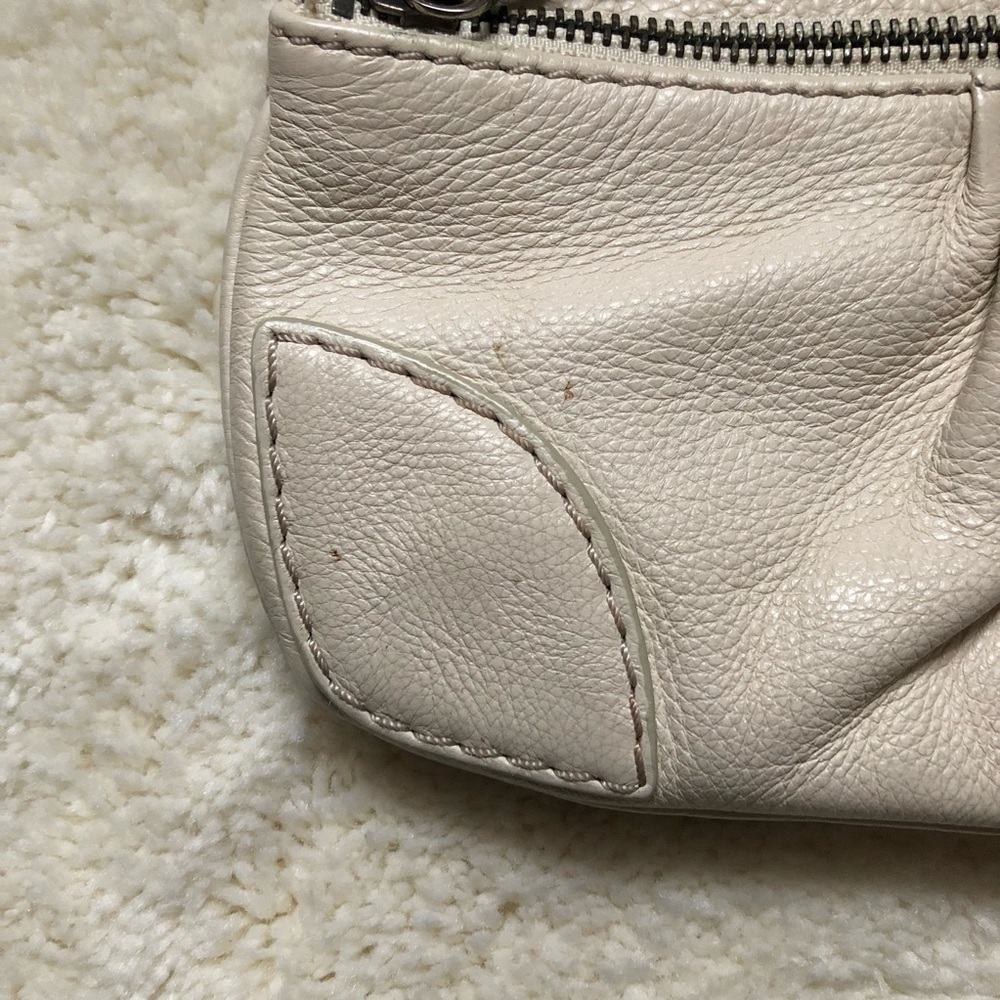 ✨HP!✨ Marc by Marc Jacobs | Pebbled leather clutch - Picture 4 of 8
